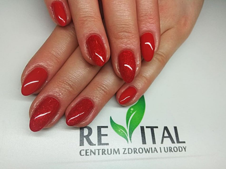 paznokcie-czerwone-revital-radlin-zel-paznokcie-hybryda-red-nails.jpg